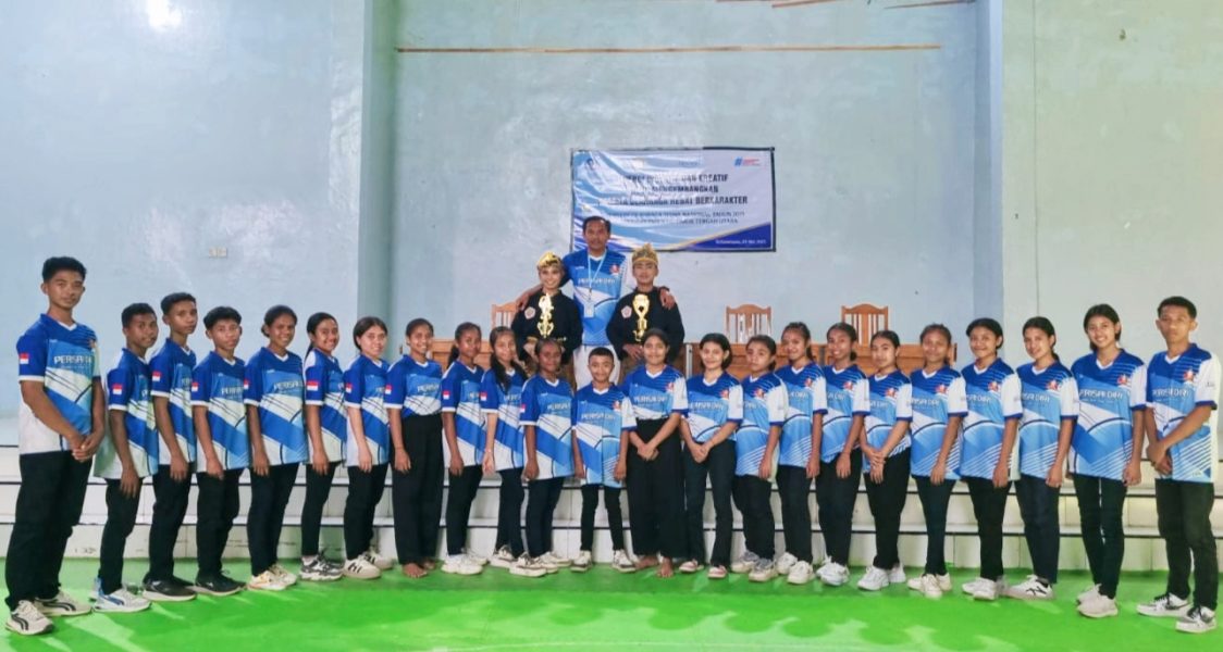 Ketrngn foto: Pose bersama kedua Atlet di Aula Hotel Frawi Jaya, Rabu 28 Mei 2025